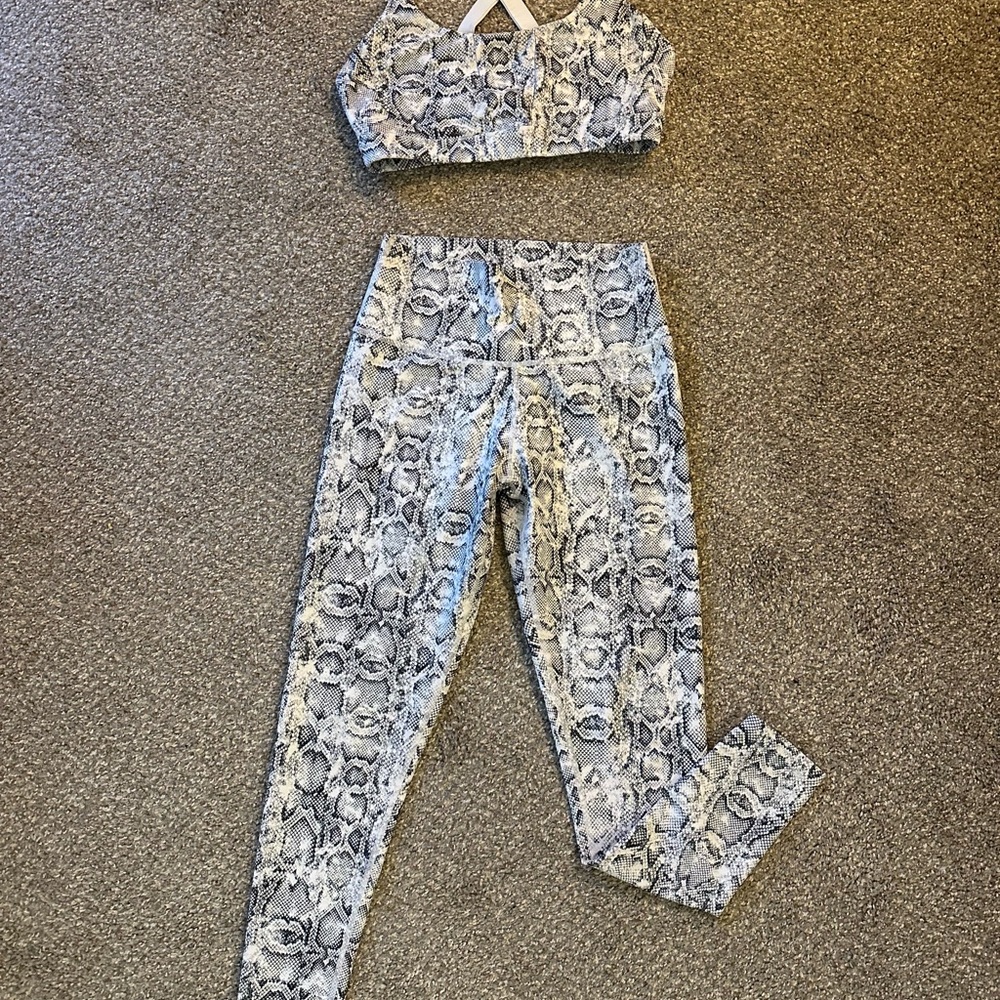 Women's Snake Print Activewear Set
